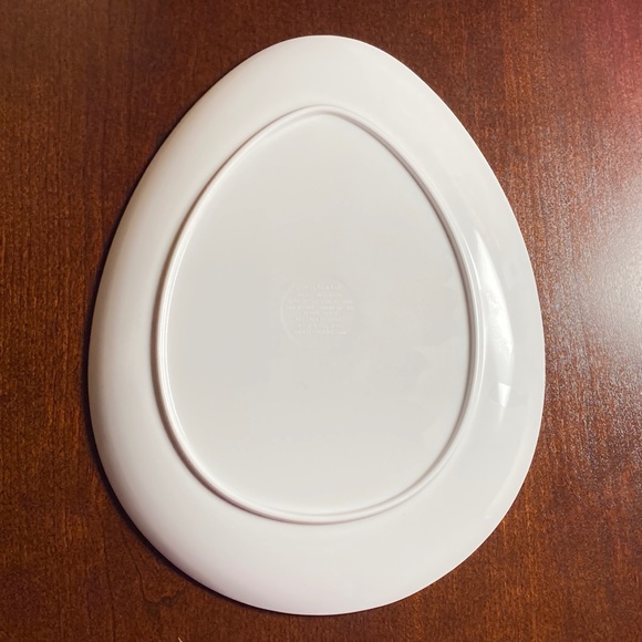 Adorable Peter Rabbit, Beatrix Potter, Egg-Shaped Serving Plate, New, Never Used - Picture 4 of 5